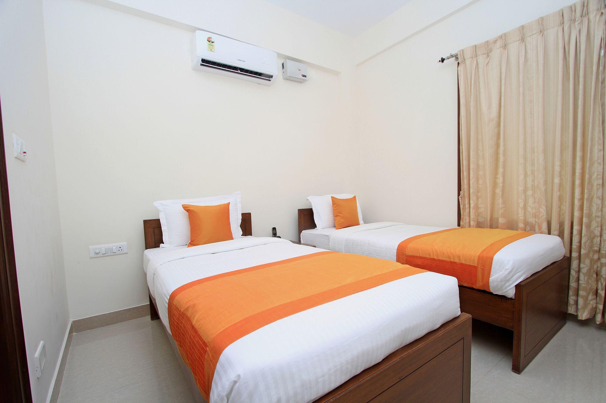 Oyo 4797 Lulu Hospitality Hotel Yelahanka Exterior photo