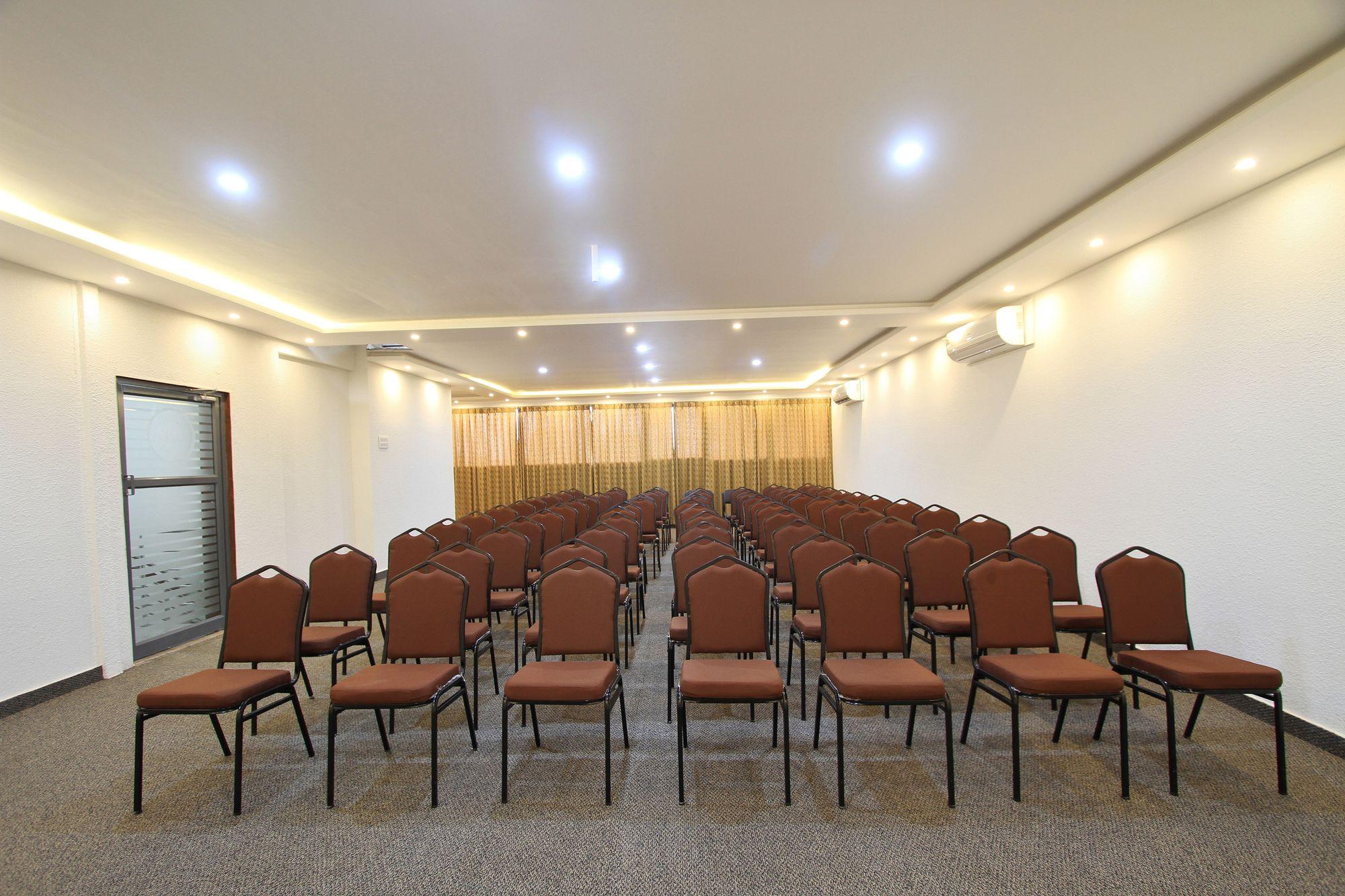 Oyo 4797 Lulu Hospitality Hotel Yelahanka Exterior photo