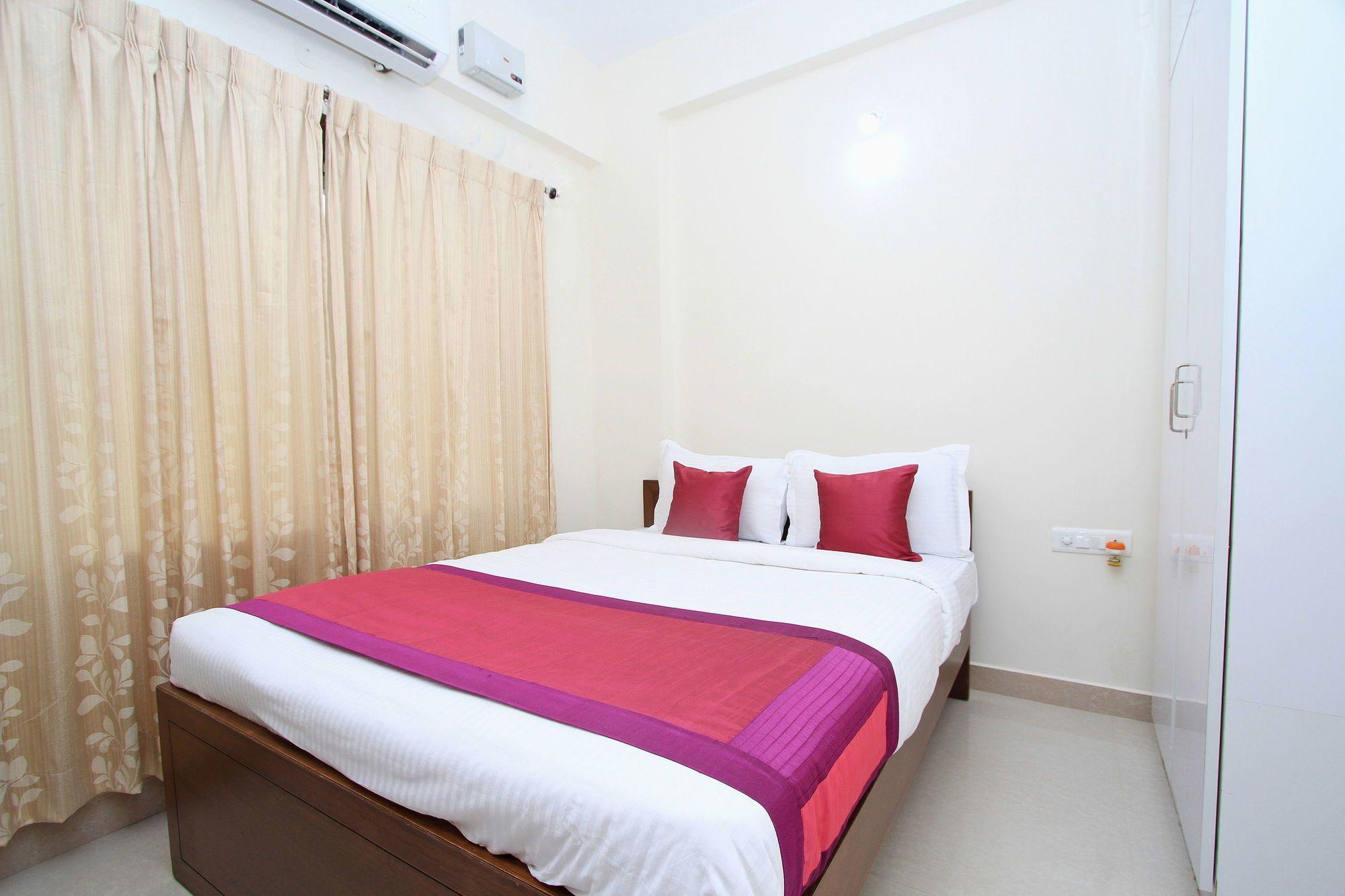 Oyo 4797 Lulu Hospitality Hotel Yelahanka Exterior photo